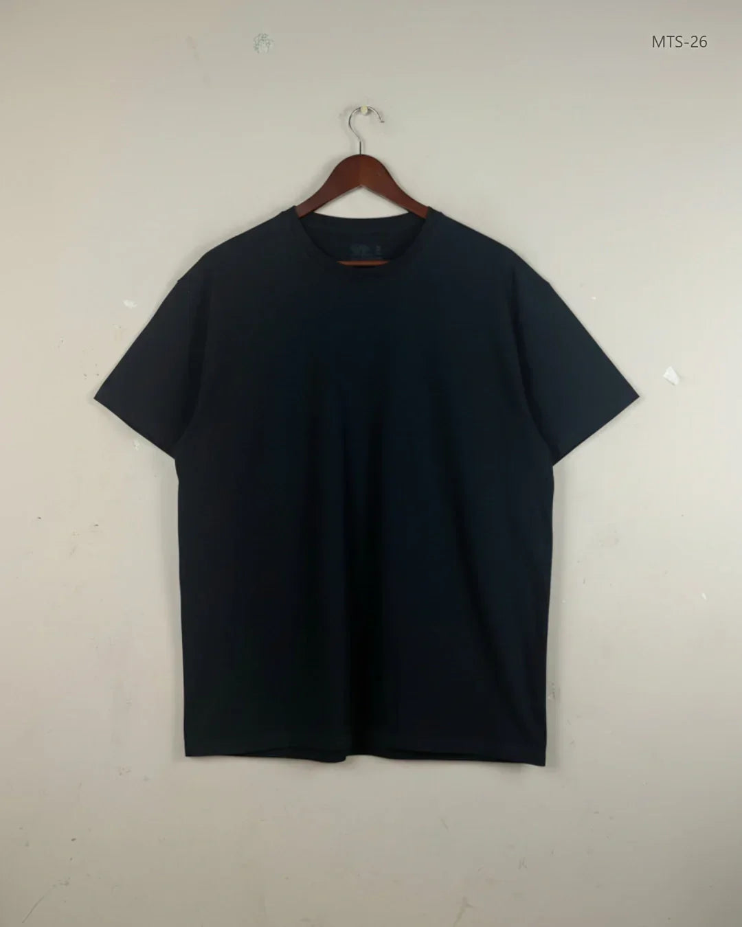 Secondhand Branded Mens Tshirts by Fruit of the Loom, Black Cotton fabric, Premium condition, for Men's - Online Thrift Shop Karachi Pakistan