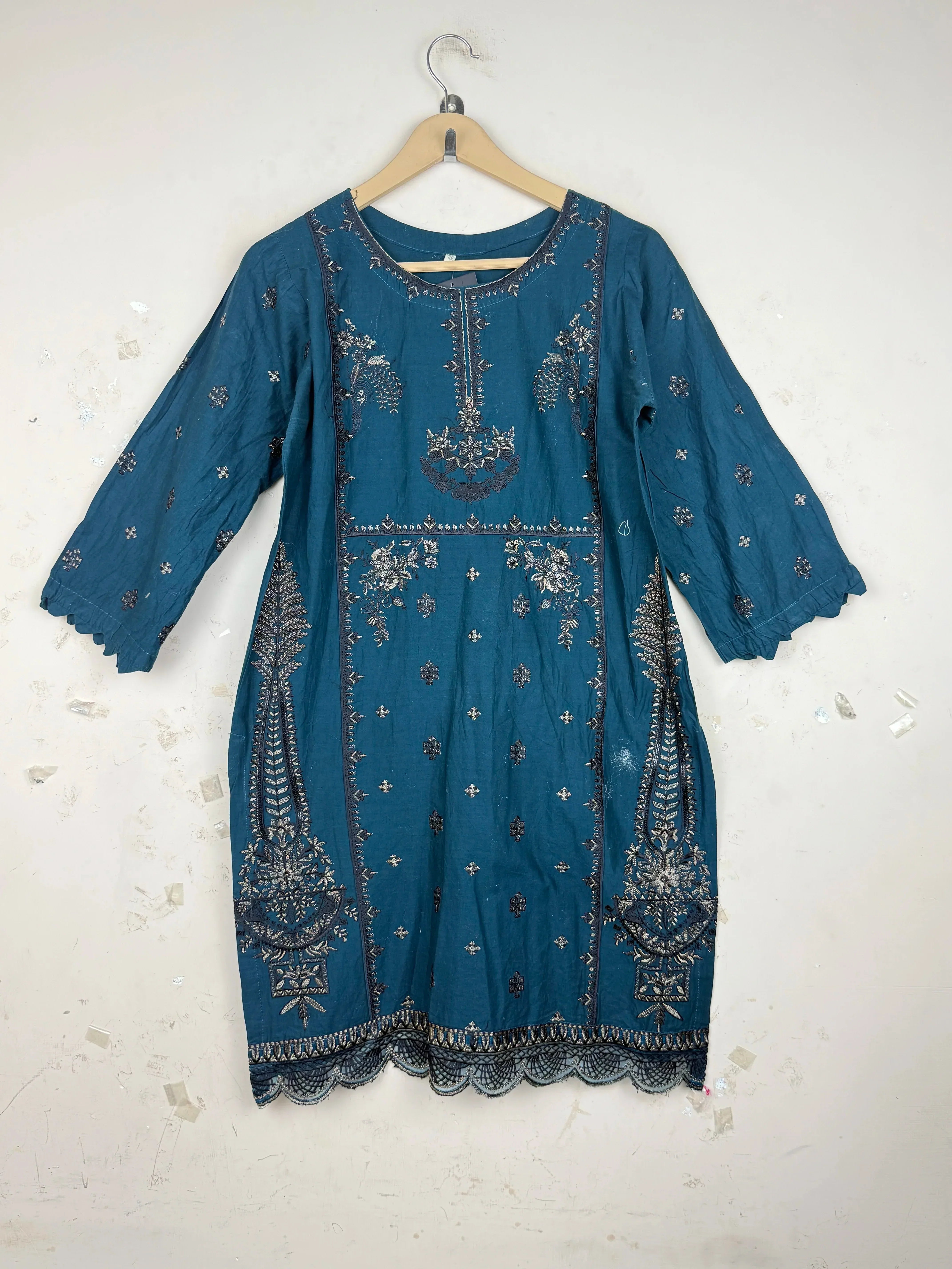 Secondhand Branded Summer Kurti by Unknown, Green LAWN fabric, Premium condition, for Womens - Online Thrift Shop Karachi Pakistan