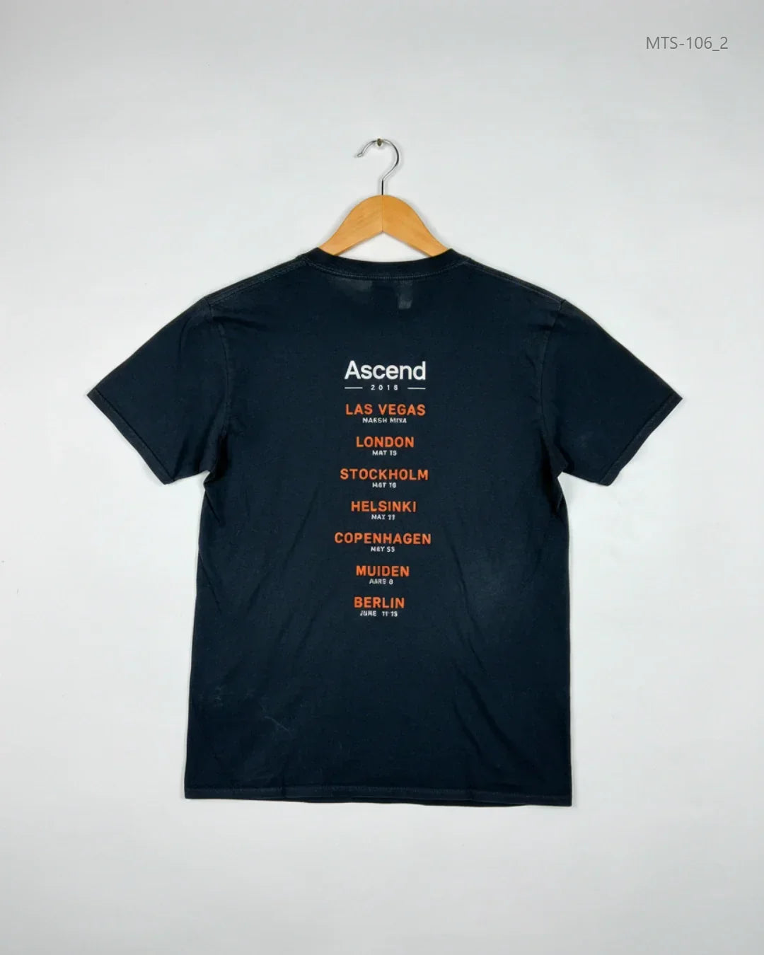 Buy Black Cotton Mens Tshirts by GILDAN - Excellent condition for Men | Preloved OTS Pakistan (MTS-106)