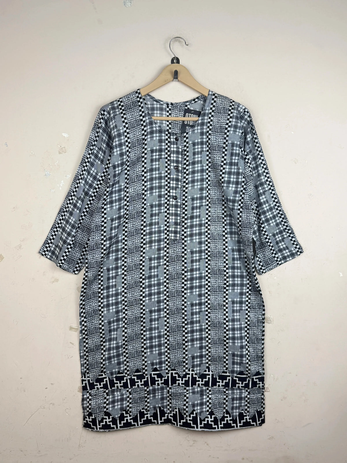 Premium Condition Summer Kurti | Preloved CUT LABEL | Black & White Lawn | Thrift Shop for Womens Peshawar Pakistan | OTS