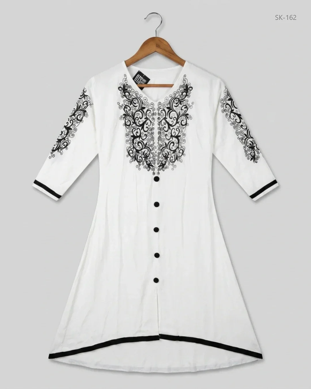 Shop Excellent Summer Kurti by CUT LABEL | Preloved Branded Clothes | Black & White Lawn | Womens | OTS Thrift Store Peshawar Pakistan