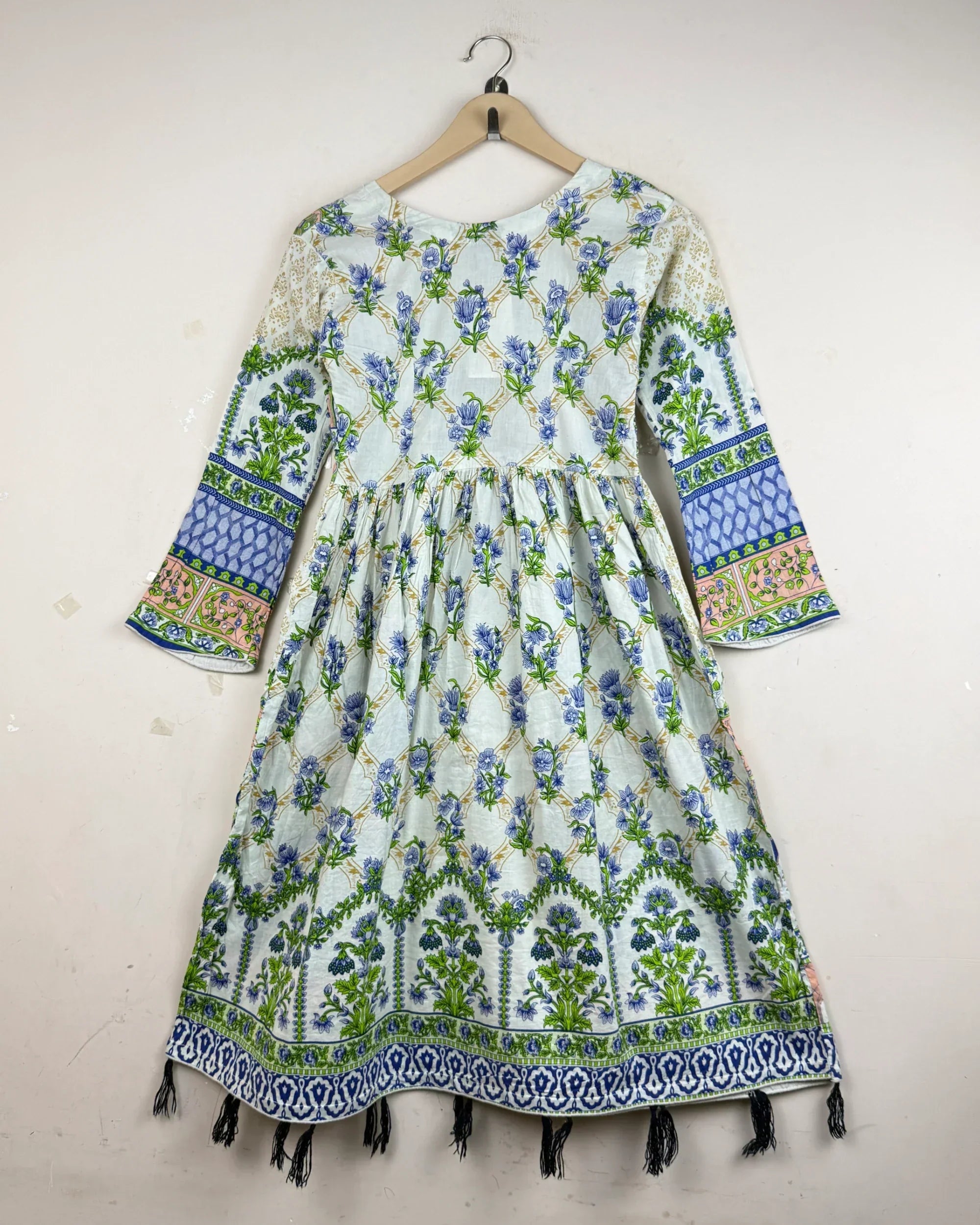 Preloved Summer Kurti by Posh in Beige Lawn for - Premium Condition | OTS Pakistan (SK-23)