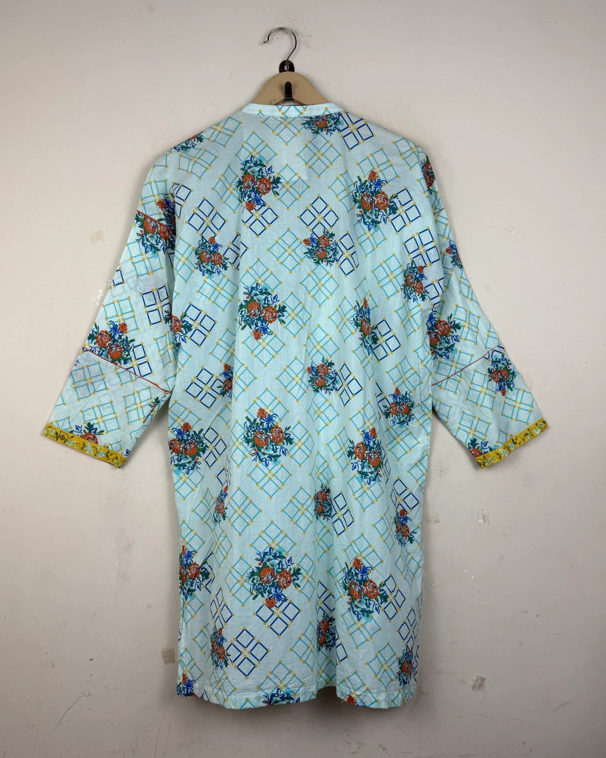 Buy SkyBlue LAWN Summer Kurti by BONANZA SATRANGI - Premium Plus condition for | Preloved OTS Pakistan (SK-48)