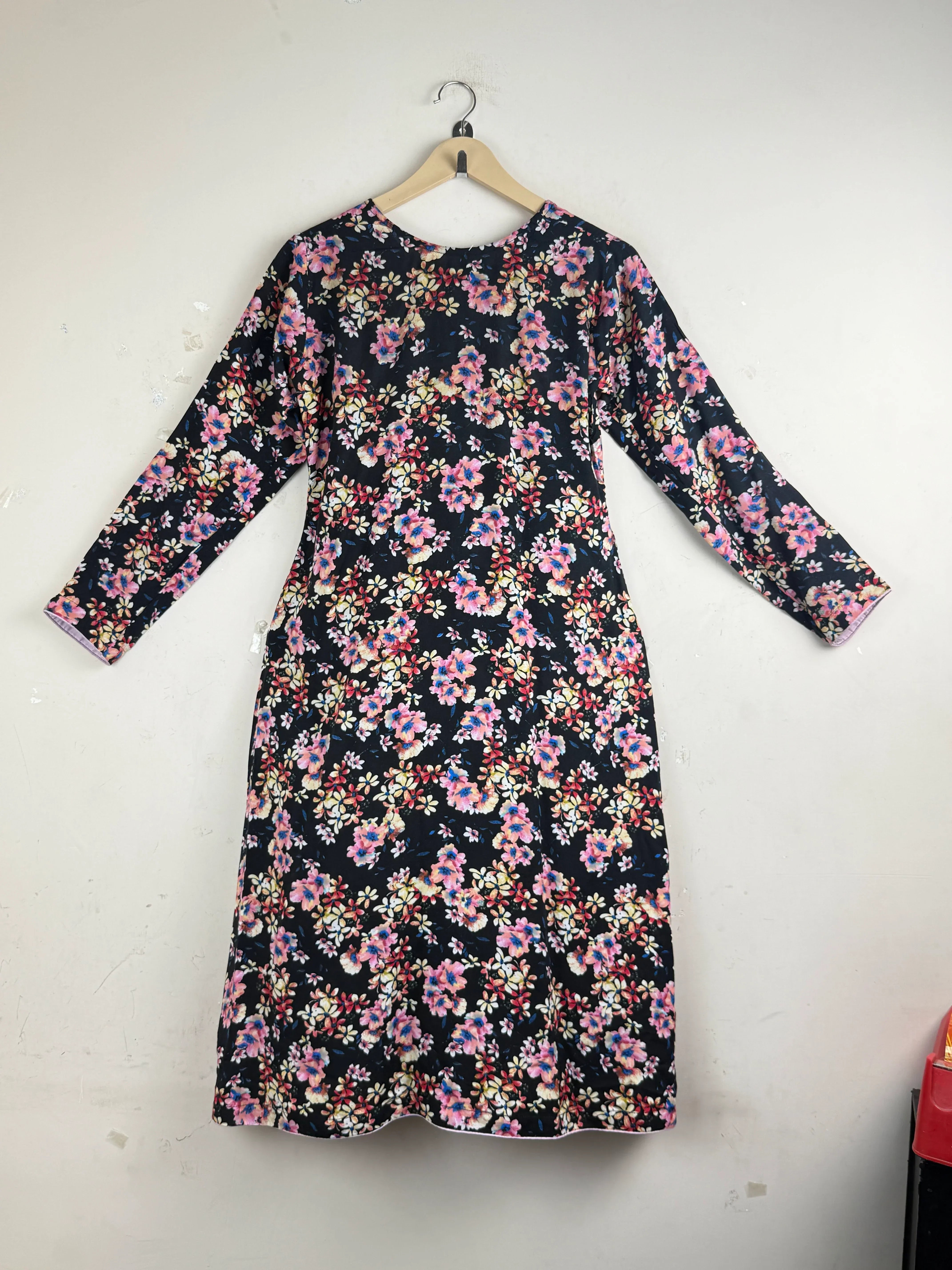 Shop Premium Condition Black Lawn Summer Kurti by Cut Label for Women at OTS - Online Thrift Store Pakistan (SK-61)