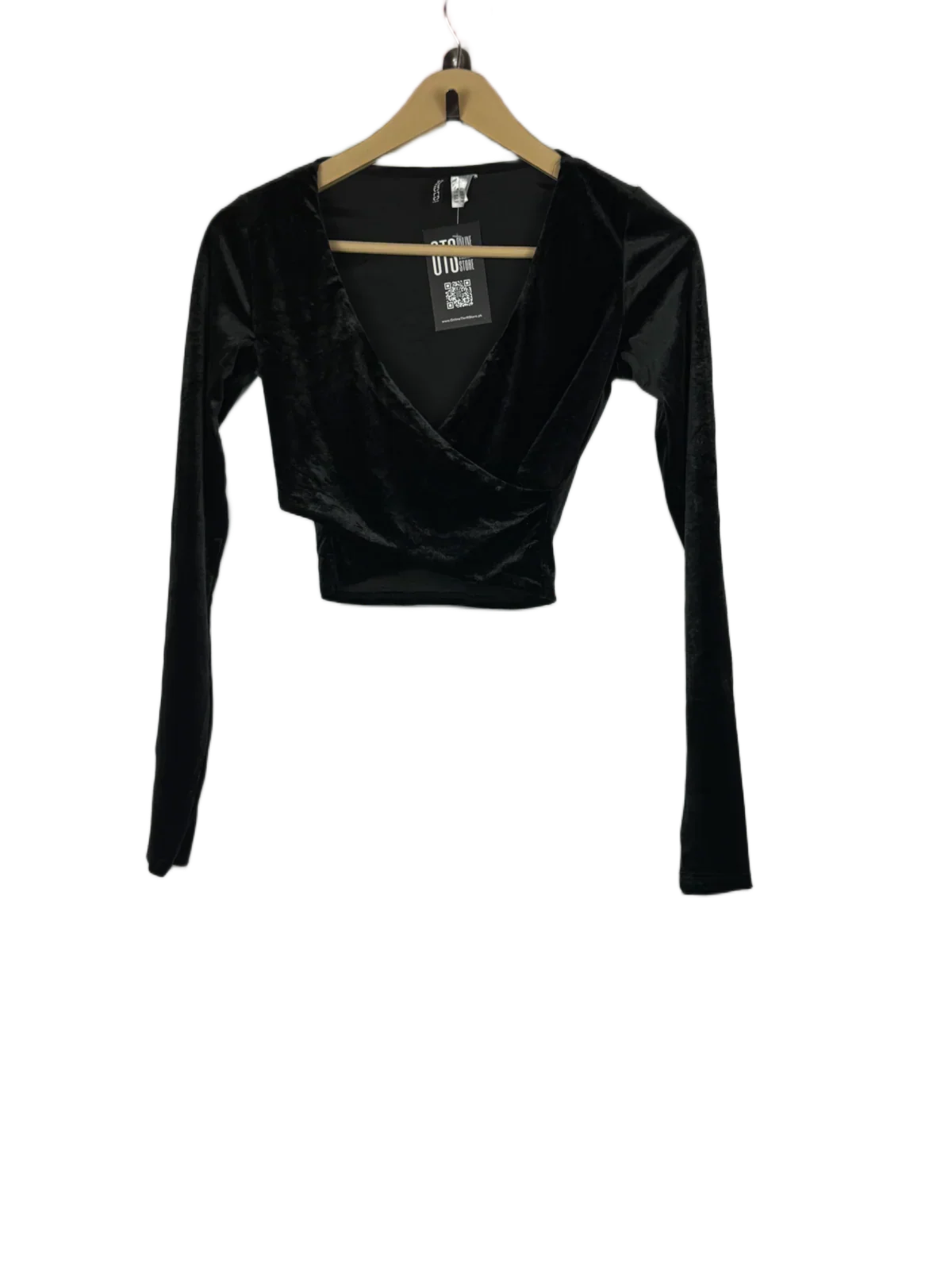 UK Imported secondhand Winter Crop Tops - H&M brand, Black Polyester, Premium condition, for Women - Online Thrift Store Lahore Pakistan