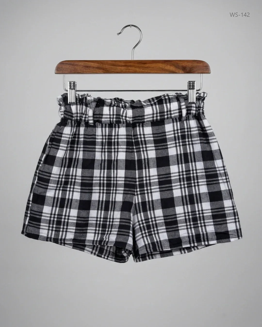 Shop Premium Womens Shorts by Boohoo | Preloved Branded Clothes | Black & White Cotton | Women | OTS Thrift Store Islamabad Pakistan