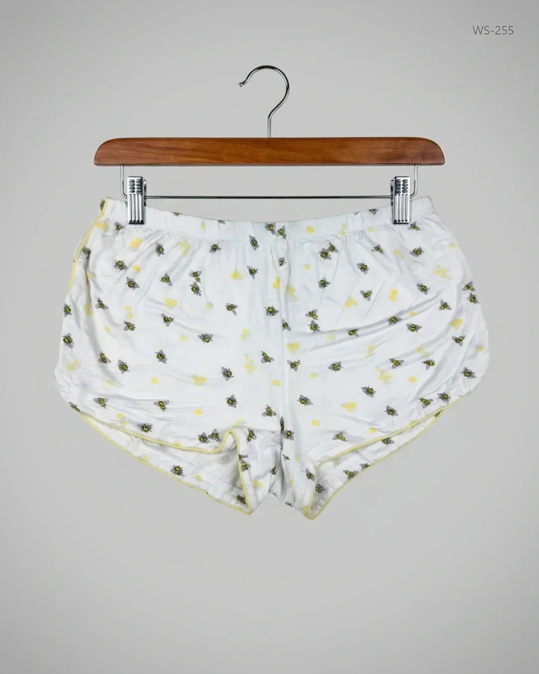Secondhand Branded Womens Shorts by TABITHA WEBB, White Cotton fabric, Premium condition, for Women - Online Thrift Shop Lahore Pakistan